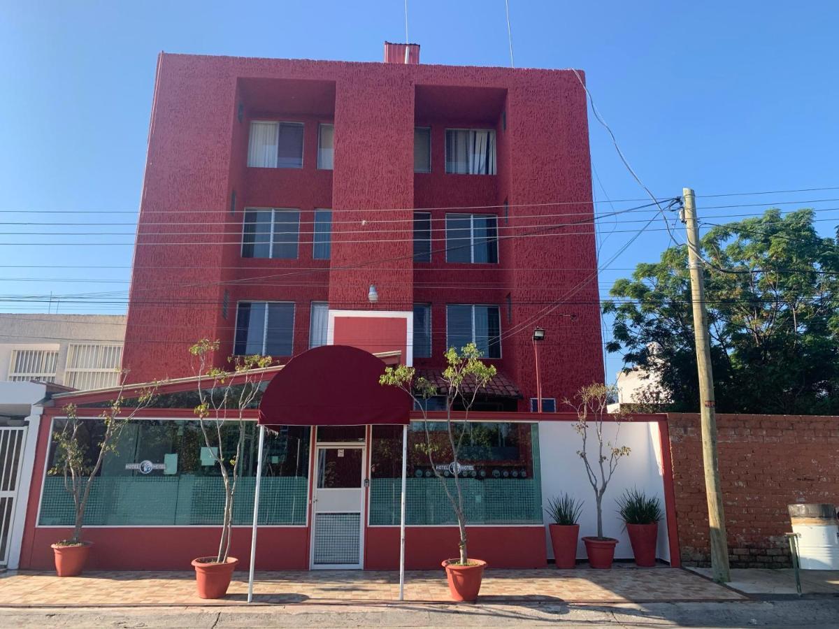 Hotel Vagabundo Plaza Del Sol Сапопан Экстерьер фото